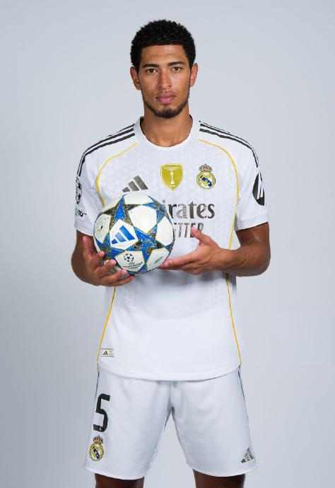 执教球队前4场3次战平，斯帕莱蒂是尤文队史主帅第二人（上任前四战三平，斯帕莱蒂成尤文队史第二位达成此纪录的主帅）