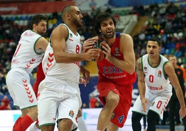 半场战报：科莫0-0卡利亚里（半场战况：科莫与卡利亚里战成0-0）