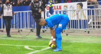 米体：梅努想加盟那不勒斯，麦克托米奈的成功是吸引他的因素（米体：梅努倾向加盟那不勒斯，麦克托米奈的成功成关键吸引力）