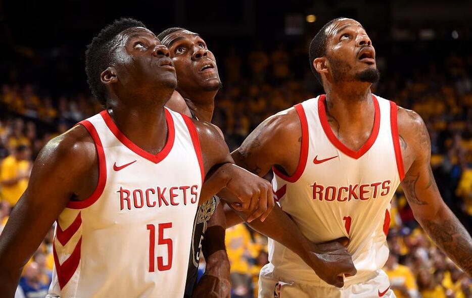 弗拉格兄弟首次现场看弟弟打球：很爽！从杜克我们就看他有此表现（弗拉格兄弟首次现场观赛弟弟，直呼过瘾：早在杜克就显露这种水平）