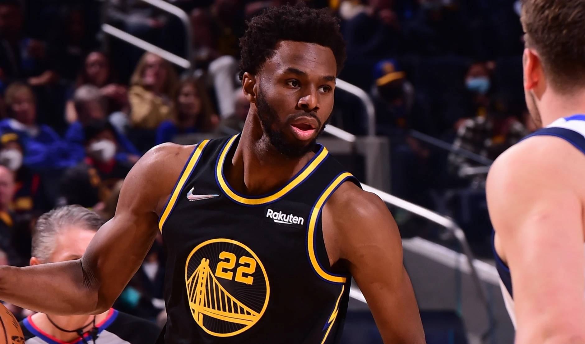 足球国足球员海外首发，发挥稳定（国脚海外联赛首发登场，表现稳健）