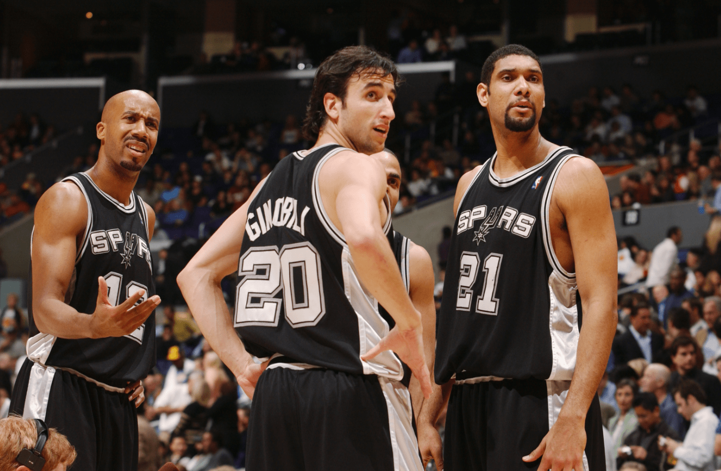 媒体人：邵佳一的最大优势就是省钱、超级省钱（媒体人称：邵佳一最大优势是极其省钱）