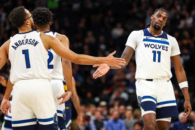 姆巴佩双响＋助力皇马重回胜轨＋15轮16球＋进球数多于西甲10队！（姆巴佩梅开二度助皇马重回正轨：15轮16球，个人进球数已超西甲10队）