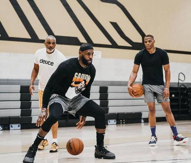 佐拉：当年有幸和马拉多纳一起练习任意球，让我能力明显提升（佐拉忆与马拉多纳共练任意球：我的能力因此大幅提升）