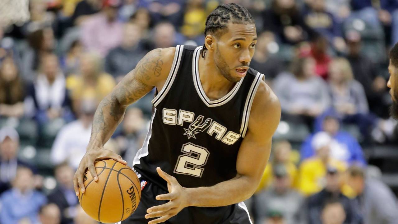 她在轮椅上“投中”梦想（轮椅上的她，投进了梦想）