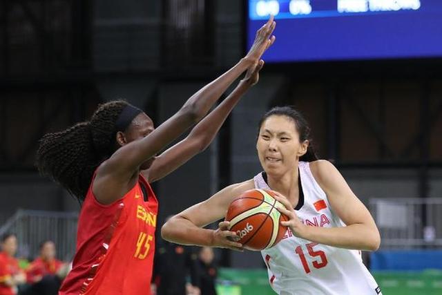 大逆转！阿根廷男排险胜芬兰 国际排联发文致敬德切科 世锦赛创纪录（惊险逆转！阿根廷男排力克芬兰，国际排联致敬德切科，世锦赛刷新纪录）