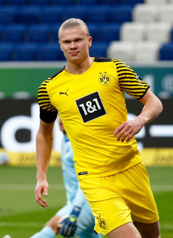 或缺席2个月！皇马官方：阿诺德左侧股四头肌直肌拉伤（皇马官宣：阿诺德左侧股四头肌直肌拉伤，或缺阵两个月）