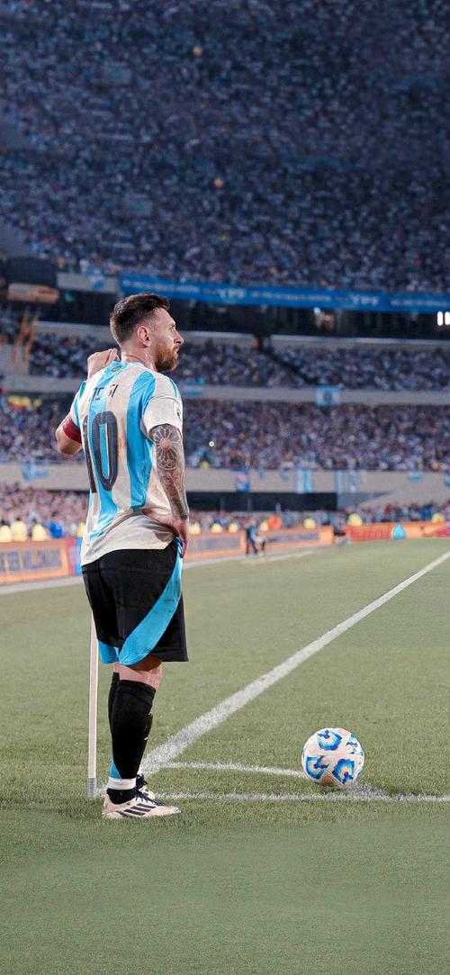 恩里克：法甲和其它联赛一样竞争激烈，球员状态起伏很正常（恩里克：法甲与其他联赛同样激烈，球员状态波动属常态）