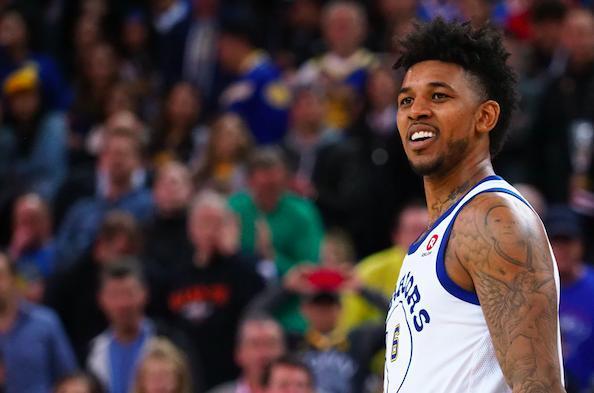 状态良好！湖人虽落败，但是詹姆斯三项数据全场最佳（湖人惜败，詹姆斯三项数据领跑全场）