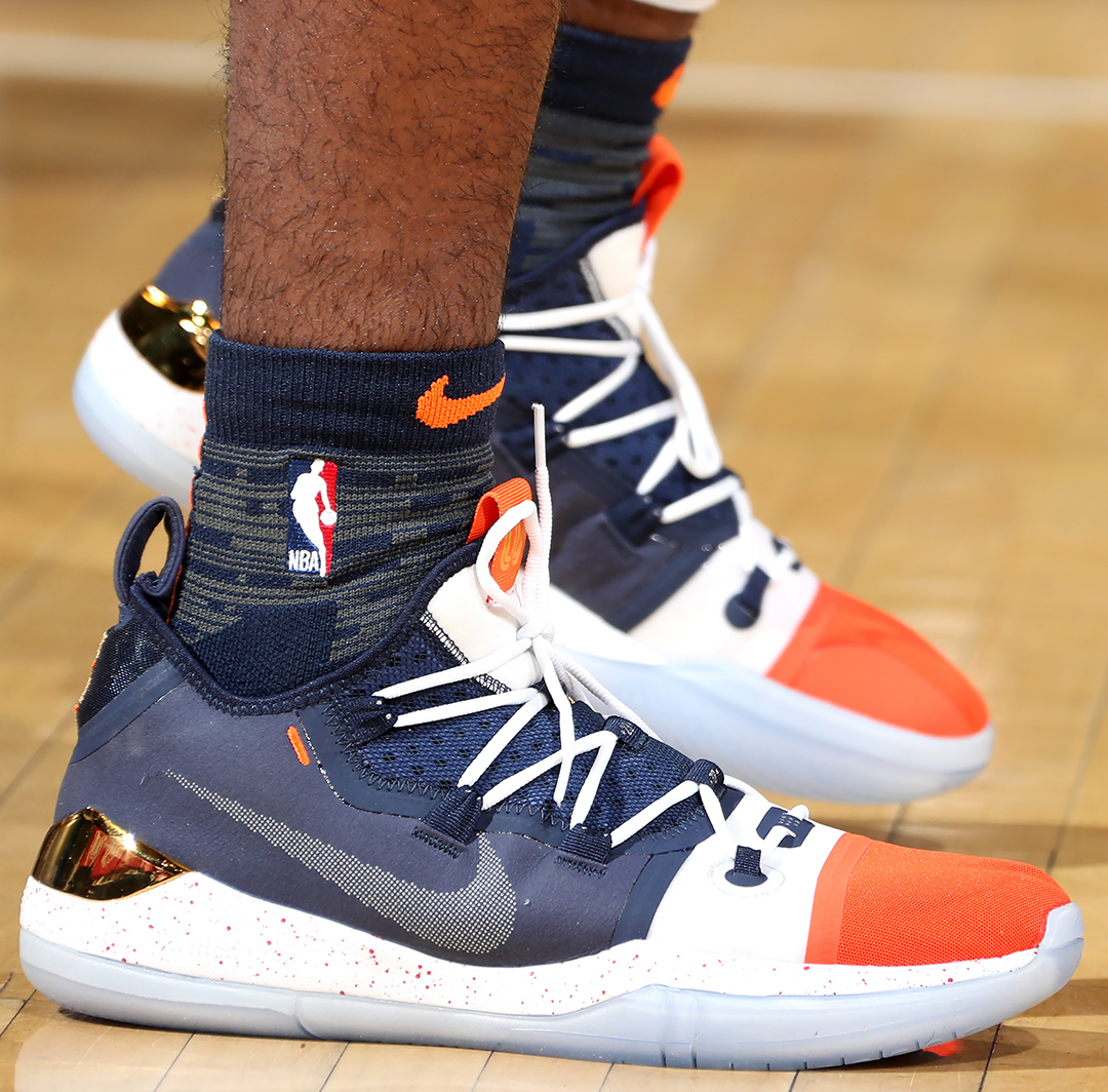 突发！阿诺德左腿受伤离场 皇马防线遭遇重创（阿诺德左腿伤退，皇马后防遭重击）