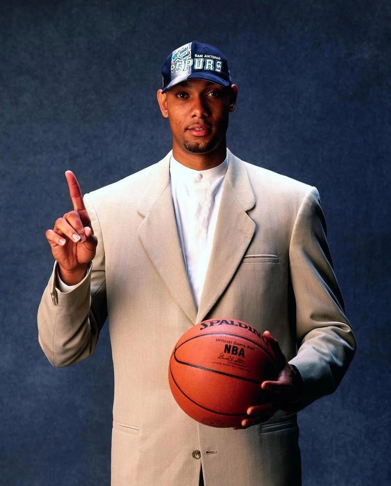 米体：国米将在意杯进行9人轮换，迪乌夫和小将科基有望首发（米体：国米意杯或轮换九人，迪乌夫与小将科基有望迎来首发）