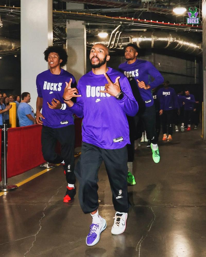 美记：独行侠仍在考虑升级现有的核心阵容，不会直接放弃老将（美媒记者：独行侠正评估强化核心阵容方案，不会直接舍弃老将）