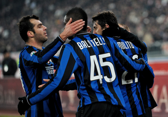 意媒：黄潜考虑买断那不勒斯租将拉法-马林，皇马握有回购权（意媒：比利亚雷亚尔考虑买断租借自那不勒斯的拉法-马林，皇马拥有回购权）