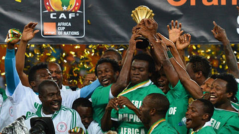 篮球篮网主力球员赛后受媒体采访（篮网队核心球员赛后接受媒体采访）