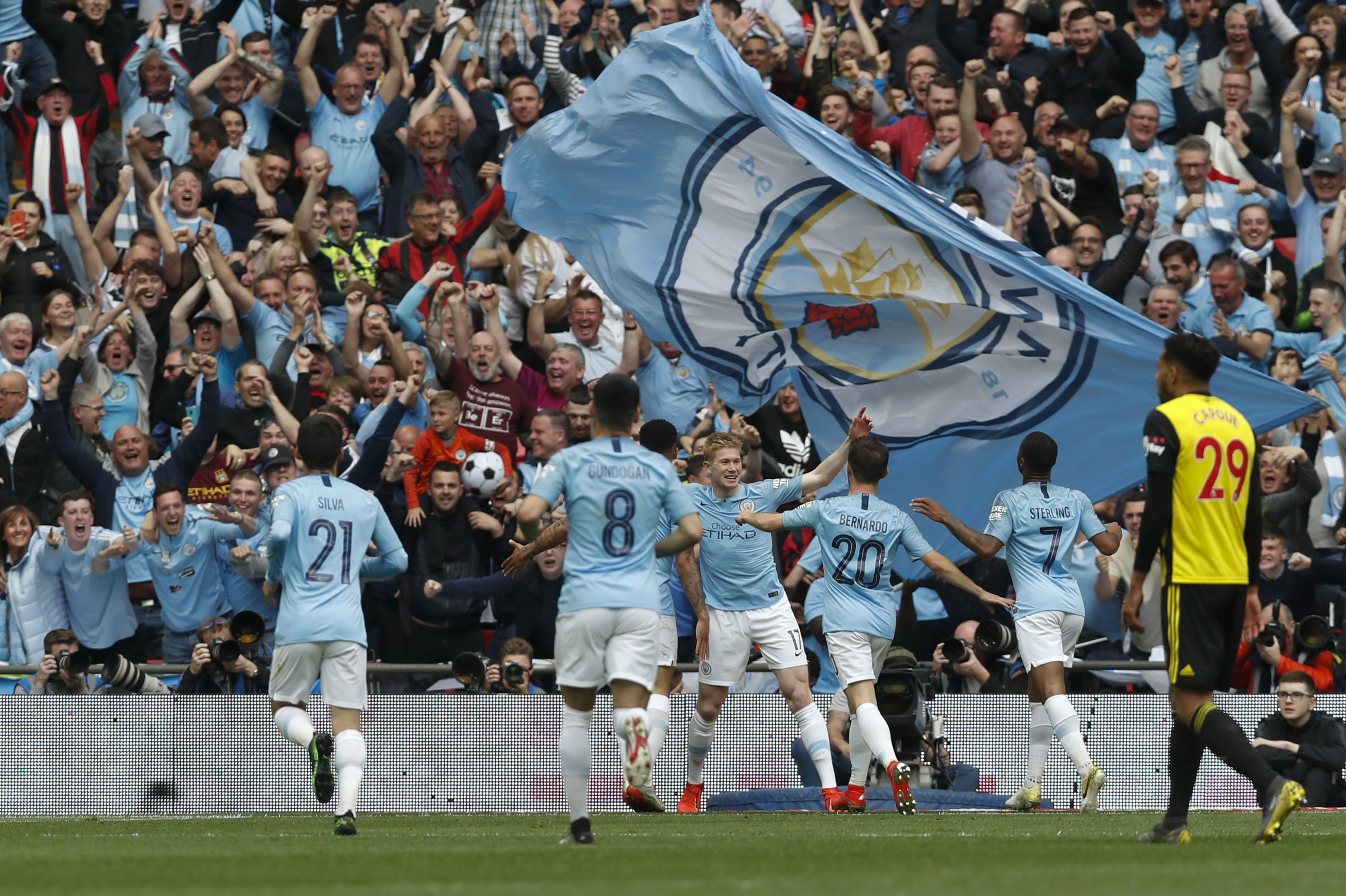 6万座的专业足球场，鲁媒分享黄河体育中心足球场建造情况（鲁媒详解黄河体育中心6万座专业足球场建设进展）