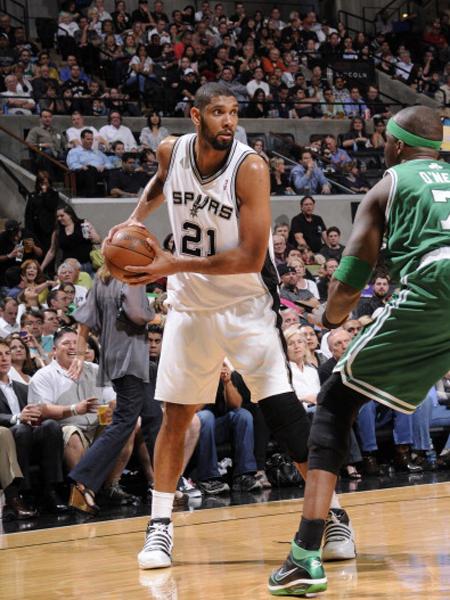 贝蒂斯2-1乌德勒支，米格尔-罗德里格斯中场吊射，阿布德制胜（贝蒂斯2-1击败乌德勒支，米格尔-罗德里格斯中场吊射，阿布德打入制胜球）