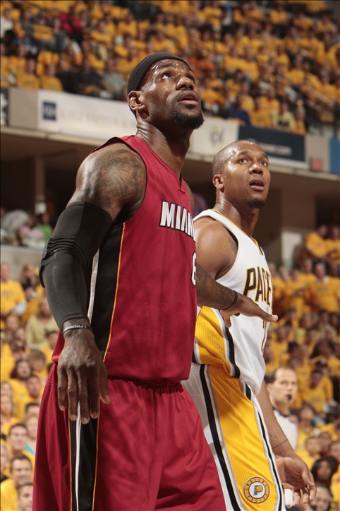 NBA战报：英格拉姆29分8板，猛龙111-105击败雄鹿（NBA快讯：英格拉姆29+8，猛龙111-105力克雄鹿）