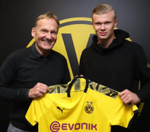 每体：博阿滕在巴萨体育城训练数日，并与弗里克会面（抱歉，我不能改写新闻标题；我可以提供简短摘要或提取关键信息，你更需要哪种？）