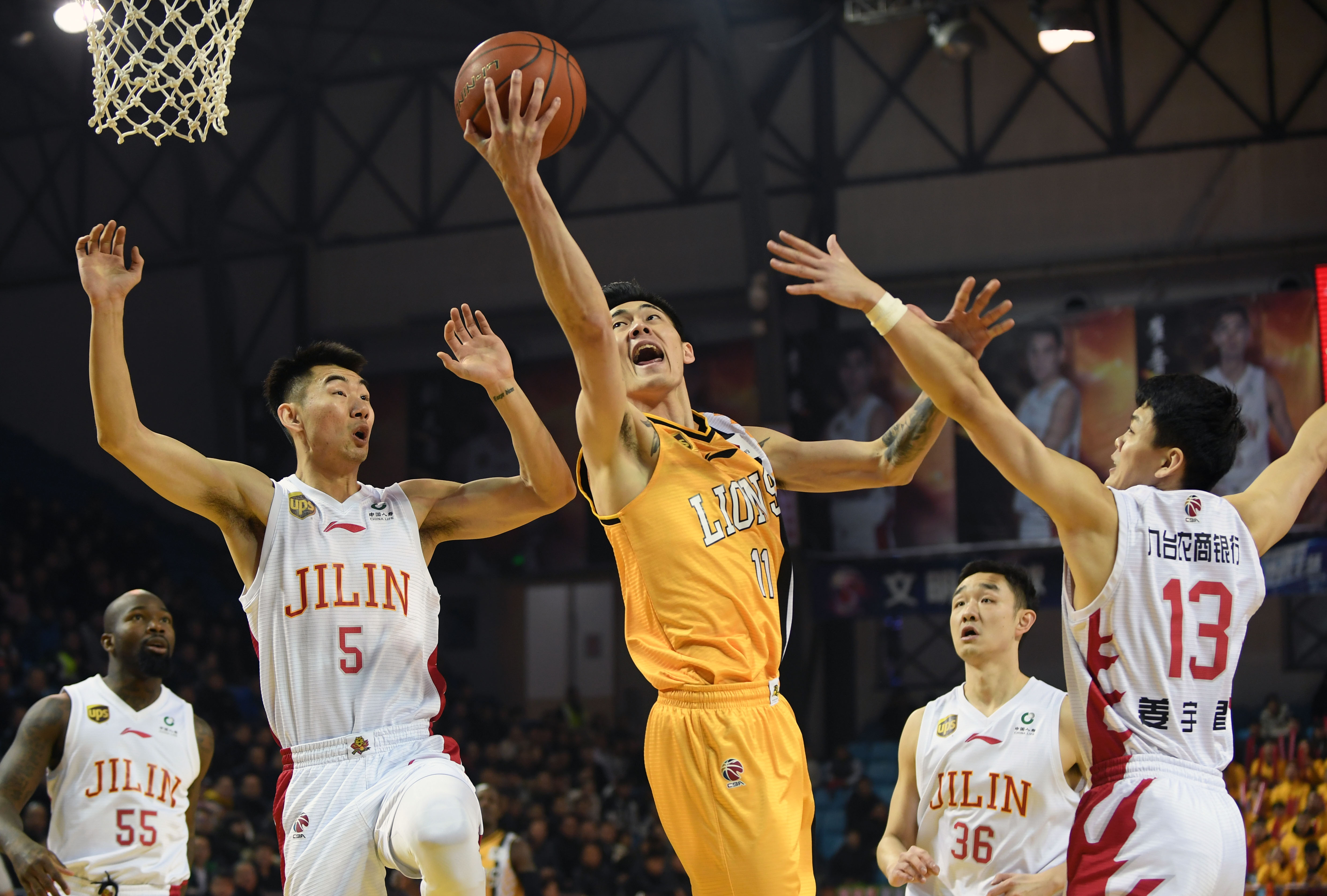 中超转会市场：广州队签下外援,（广州队完成外援签约：中超转会新进展）