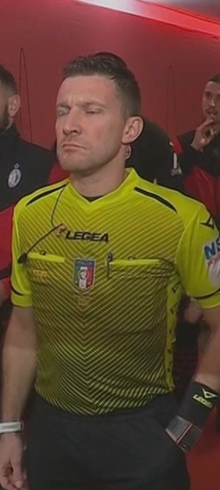 阿森纳3-1拜仁破其不败金身，马杜埃凯首球诺伊尔失误送礼（阿森纳3-1击退拜仁终结不败，马杜埃凯斩首球诺伊尔失误送大礼）