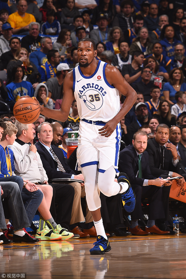 拉梅洛·鲍尔：一场现象级的篮球盛宴（拉梅洛·鲍尔：现象级风暴席卷篮坛）