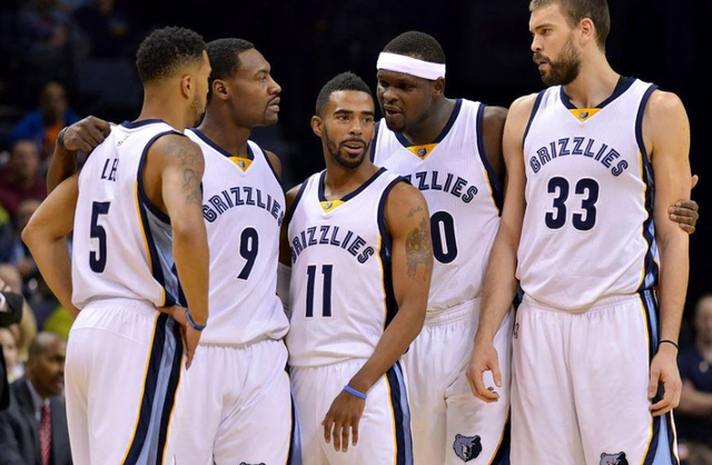 阿斯：巴萨重返诺坎普的庆典堪称完美，门票收入500万欧元（阿斯：巴萨回归诺坎普庆典完美收官，票务收入达500万欧元）