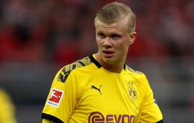 那不勒斯官方：洛博特卡在意杯赛前热身时左腿后胫肌拉伤（那不勒斯官宣：洛博特卡意杯赛前热身左腿后胫肌拉伤）