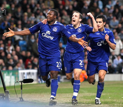 惊魂重演？巴萨死守诺坎普！严防德国球迷再度攻陷主场（噩梦会否重现？巴萨严阵以待死守诺坎普，防德国球迷再袭主场）