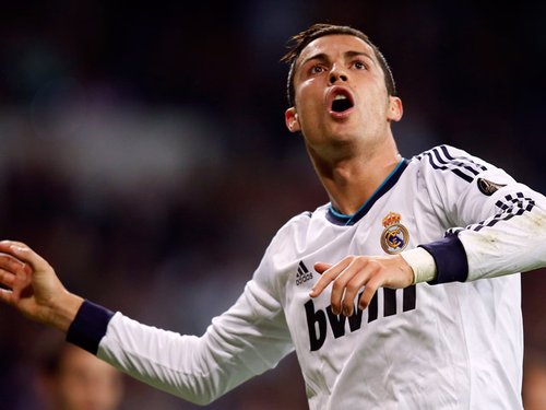 中超比赛亮点：上海海港2-1取胜山东泰山,（中超战报：上海海港2比1力克山东泰山）