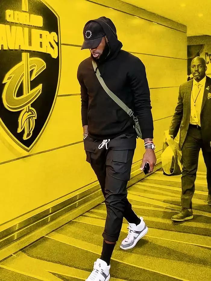 25年全球球员身价涨幅榜：奥利塞居首，大巴黎前十占四席（2025年全球球员身价涨幅榜：奥利塞登顶，巴黎圣日耳曼前十揽下四席）