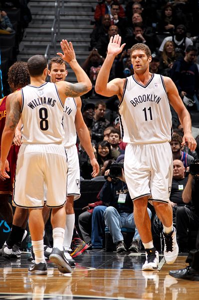 意甲半场：伊尔迪兹双响，埃斯波西托破门，尤文2-1卡利亚里（半场战报：伊尔迪兹梅开二度，埃斯波西托建功，尤文暂2-1领先卡利亚里）