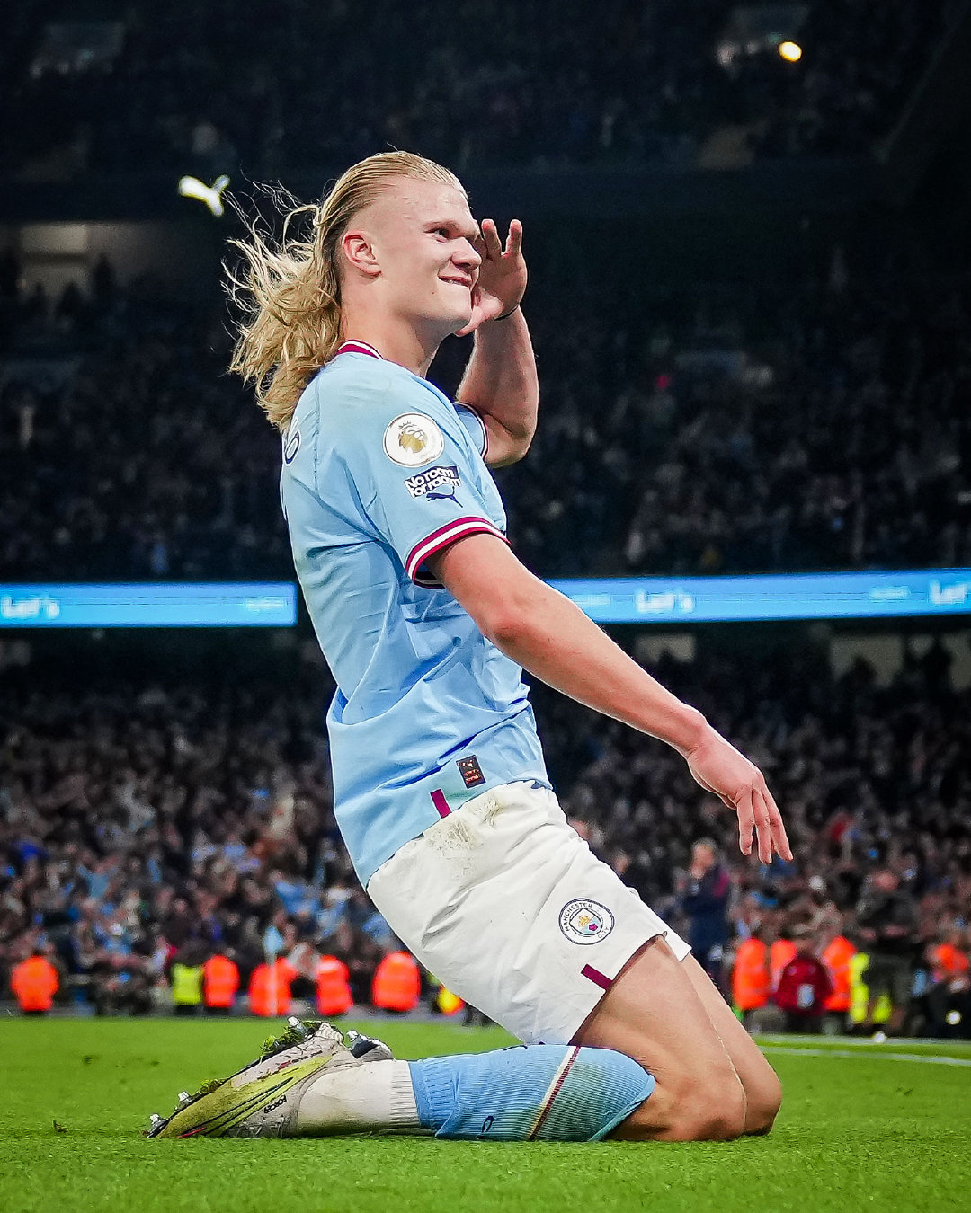 澳超半场：科斯格罗夫梅开二度，奥克兰FC2-1惠灵顿凤凰（澳超半场战报：科斯格罗夫双响，奥克兰FC暂2-1惠灵顿凤凰）